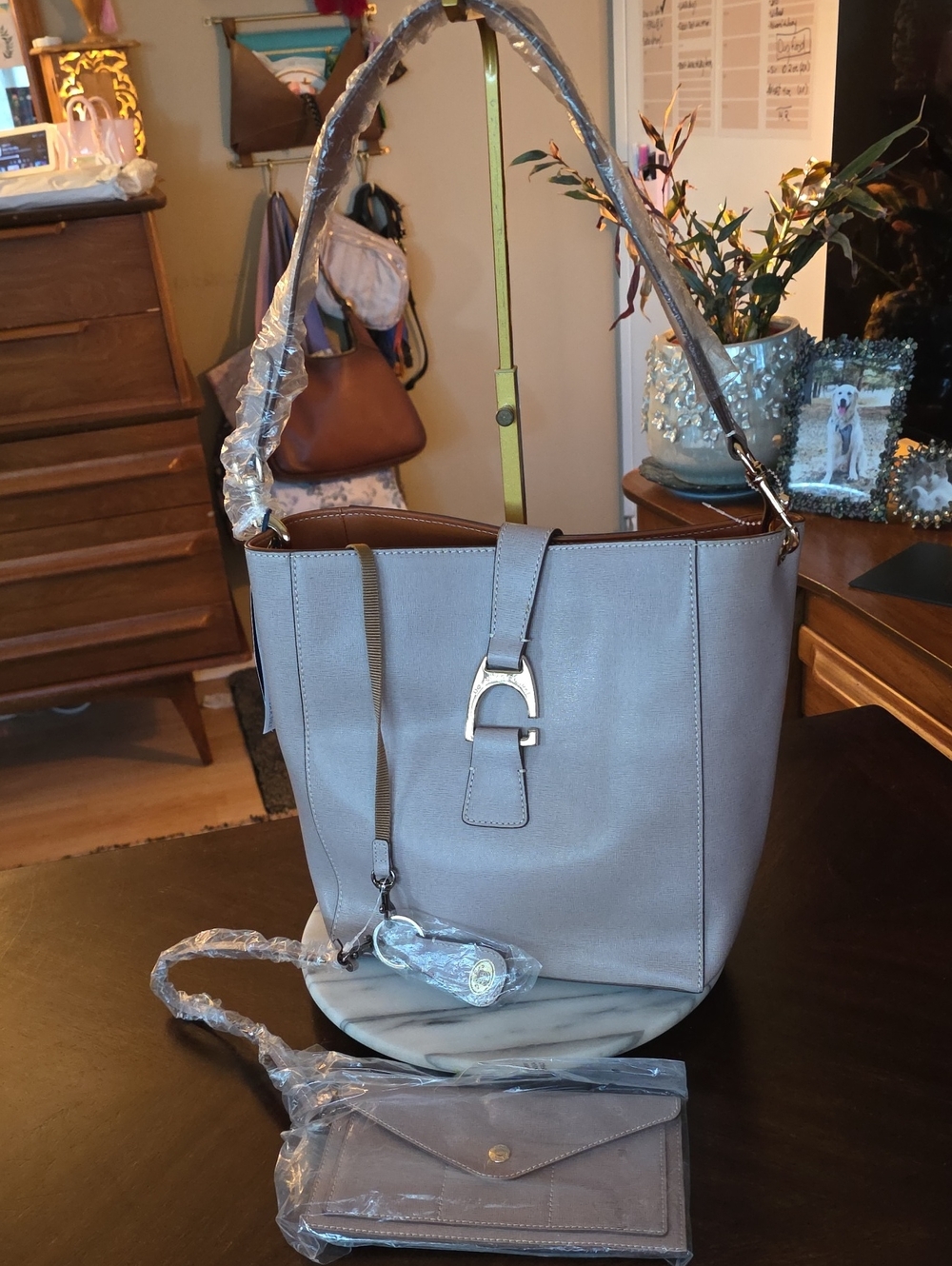 Dooney & Bourke NWT Ashby Women’s Tote Bag with Wallet